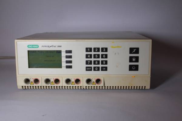 Elektrophorese Netzteil PowerPac 3000, inkl. 2x Kammern